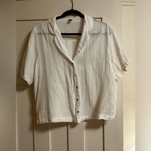 Crinkle gauze short sleeved button up camp shirt